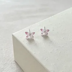 バタフライ 蝶モチーフ ホワイト×パープル グラデーションカラー アクリルプレート ピアス 両耳用 小さめピアス 上品 フェミニン エレガント かわいい 落ち着いたデザイン 大人かわいい  春アクセ レディース 韓国アクセ プチプラ