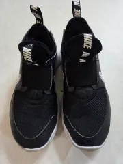 ナイキ ブラック スリッポン スニーカー