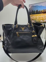 プラダ BIG トート兼ショルダーバッグ