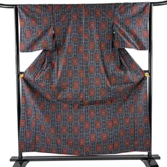紬 身丈158cm 裄丈64cm M 袷 アンサンブル 幾何学模様 濃紺 正絹 優品 【中古】