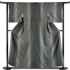 【美品】 紬 身丈156cm 裄丈63cm S 袷 やまと 縦縞模様 深緑 正絹 秀品 【中古】のサムネイル