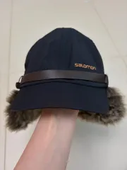 SALOMON ブラック 防寒 耳あて ウール 帽子