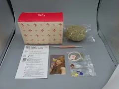 【中古】ペンライト・リングライト サクラ(LE SSERAFIM) OFFICIAL LIGHT STICK DECO HAT(ペンライトデコハット) 「KKUROCHET」