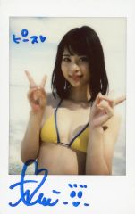 浜辺やよい 「Yayoi」直筆サイン入り現場チェキ - メルカリ