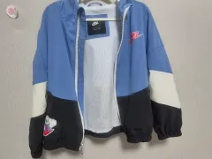 ナイキ キッズ ウィンドブレーカー ジャケット ブルー ブラック 白