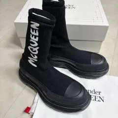 新品 Alexander McQueen グラフィティ ニット トレッド スリック ブーツ ブラックのサムネイル