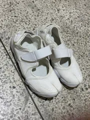 ナイキ エア リフト ブリーズ 白 235