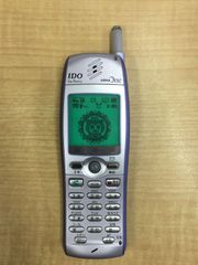 ケンタコラボ・ガラケー・IDO c202de 本体と充電器（中古） - メルカリ