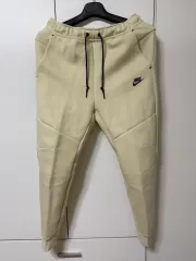 ナイキ テックフィット フリース ズボン ベージュ