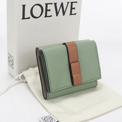 新品】LOEWE トライフォールドウォレット フローズン/クレイ - メルカリ