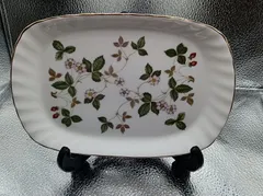 未使用　Wedgwood　wild strawberry スパイラルトレイ　箱あり　ｍ
