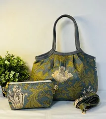 【裁縫ストア・ボヌール】大人かわいい　英国風　ウィリアムモリス　モダファブリック　アネモネ柄　アロバブルー　オックス　トートバッグ　グラニーバッグ　ポーチ　ハンドバッグ　ショルダーバッグ　サコッシュ　ショルダーストラップ付き  ハンドメイド/ №500-813