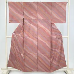 たんす屋 TANSU-YA 着物 リユース着物 小紋 くすみピンク カジュアル 斜め縞 花唐草 袷 絹 未洗い 【身丈】152.5cm【裄丈】64cm MS8070