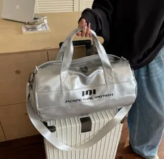 大容量スポーツバッグ 乾湿分離 トラベルバッグ ジムバッグ 斜めがけ 手提げ 軟質レザー風 おしゃれ 機内持ち込み可　（シルバー）　bu１