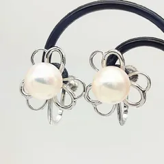 【美品】フラワーモチーフパールイヤリング　SILVER　シルバー925　3.5g
