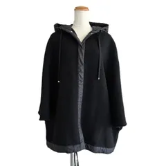 【値下げ】24AW 定価26万 MONCLER モンクレール ウール×ダウン CAPE ケープ フード付き アウター 羽織 ポンチョ レディース ウール 中古のサムネイル