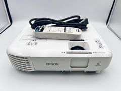 J1// EPSON プロジェクター EB-W05 3300lm WXGA ランプ点灯時間：0H