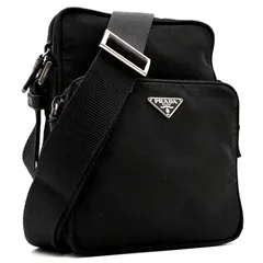 美品 PRADA プラダ テスート ナイロン ショルダーバッグ 斜め掛け ブラック 黒 三角ロゴ プレート シルバー金具 軽量 多収納 白タグ 有り 鞄 メンズ レディース ユニセックス 通勤 通学 旅行 サブバッグ 人気 定番