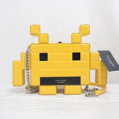 ケイトスペード KATE SPADE スペース インベーダー パテント 3D エイリアン クロスボディ チェーン ショルダー バッグ イエロー 黄色 KI643 タグ付き