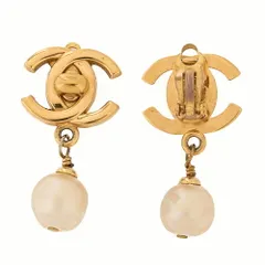 CHANEL シャネル 　イヤリング　ココマーク　96P　 GP ×フェイクパール 　ゴールド（ゴールドメッキ）  イヤリング　  レディースバッグ　 ハイブランド【中古】【送料無料】