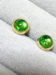 グリーンカラーアンバー 琥珀 6mm カボションピアス サージカルステンレス K18メッキ