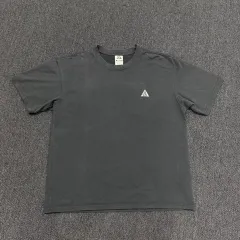 ナイキ ACG 刺繍 ロゴ ルーズフィット 半袖Tシャツ