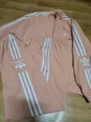 アディダス レディース コーラル ロックアップ トラックジャージ セットアップ