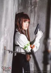 【中古】生写真(女性) 小泉萌香(星野市香)/膝上・右向き・右手銃・キャラクターショット/舞台「Collar×Malice -榎本峰雄編＆笹塚尊編-」ランダムブロマイド