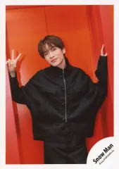 【中古】生写真(STARTO) Snow Man/深澤辰哉/膝上/アルバム「THE BEST 2020 - 2025」MV＆ジャケ写オフショット/公式生写真