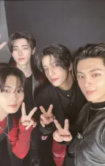 【中古】コレクションカード(男性) ENHYPEN/ジョンウォン(JUNGWON)・ジェイ(JAY)・ジェイク(JAKE)・ソンフン(SUNGHOON)/「ENHYPEN WORLD TOUR WALK THE LINE」リンガーTシャツ 付属ユニットフォトカ