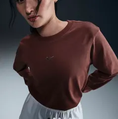 ナイキ Tシャツ