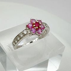 ピンクサファイア0.95ct ダイヤ0.10ct Pt900 フラワーリング - メルカリ