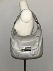 コーチ グレー ショルダーバッグ