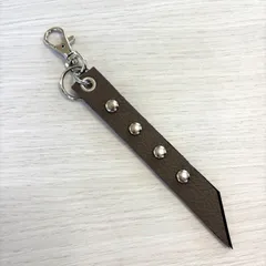 【No.s13】ハンドメイド　高級本牛革レザークラフト　チャーム　キーホルダー　スタッズ　グレージュ