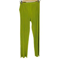 美品】PLEATS PLEASE カジュアルパンツ グリーン - メルカリ
