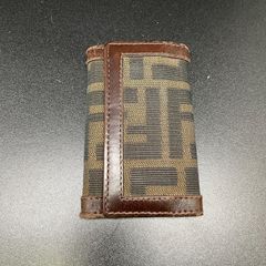 FENDI ズッカ柄 6連キーケース ブラウン 箱付き - メルカリ FENDI ズッカ柄 6連キーケース ブラウン 箱付き - メルカリ