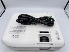 J17// EPSON プロジェクター EB-W05 3300lm WXGA ランプ点灯時間：高