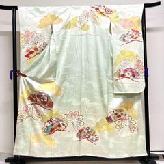 彦兵衛mini】正絹振り袖〜薄ベージュ色地に菊・牡丹・扇・源氏車