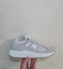 245 ニューバランス 1880v1 フレッシュフォーム ホワイトグレー