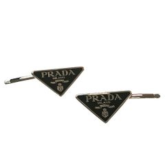 PRADA メタル ヘアピン トライアングルロゴ 2個セット - メルカリ