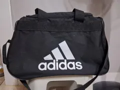adidas ブラック スポーツバッグ