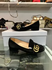 グッチ GG マーモント ブラック スウェード パンプス