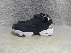 230 リーボック インスタ ポンプ フューリー カットアウト ブラック GOLD スポーツ スニーカー 中古靴