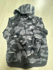 ナイキ カモフラージュ ジップアップパーカー