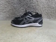 235 アシックス ゲルシレオスニーカー 中古 靴