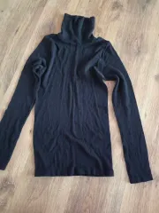 UNIQLO 黒 ゴージ タートルネック 長袖Tシャツ ヒートテック