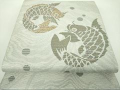 【美品】袋帯　貴秀螺鈿　鯉　お太鼓柄　銀色 美品】袋帯 貴秀螺鈿 鯉 お太鼓柄 銀色 - メルカリ