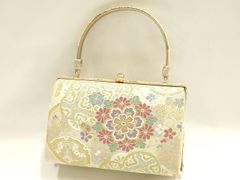 西陣織の利休バッグ　和装用バッグ 　雪輪に上品な花柄　ちょっと大きめ　未使用品 西陣織の利休バッグ 和装用バッグ 雪輪に上品な花柄 ちょっと大きめ 未