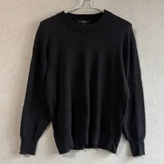 COMME CA ISM（コムサイズム）　　ブラックのクルーネックニットです。