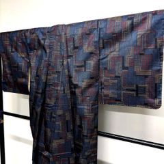 羽織　一つ紋　ちりめん　漆　色紙重ね　菊花　唐草模様　黒羽織　着物　022tz 羽織 一つ紋 ちりめん 漆 色紙重ね 菊花 唐草模様 黒羽織 着物 022tz